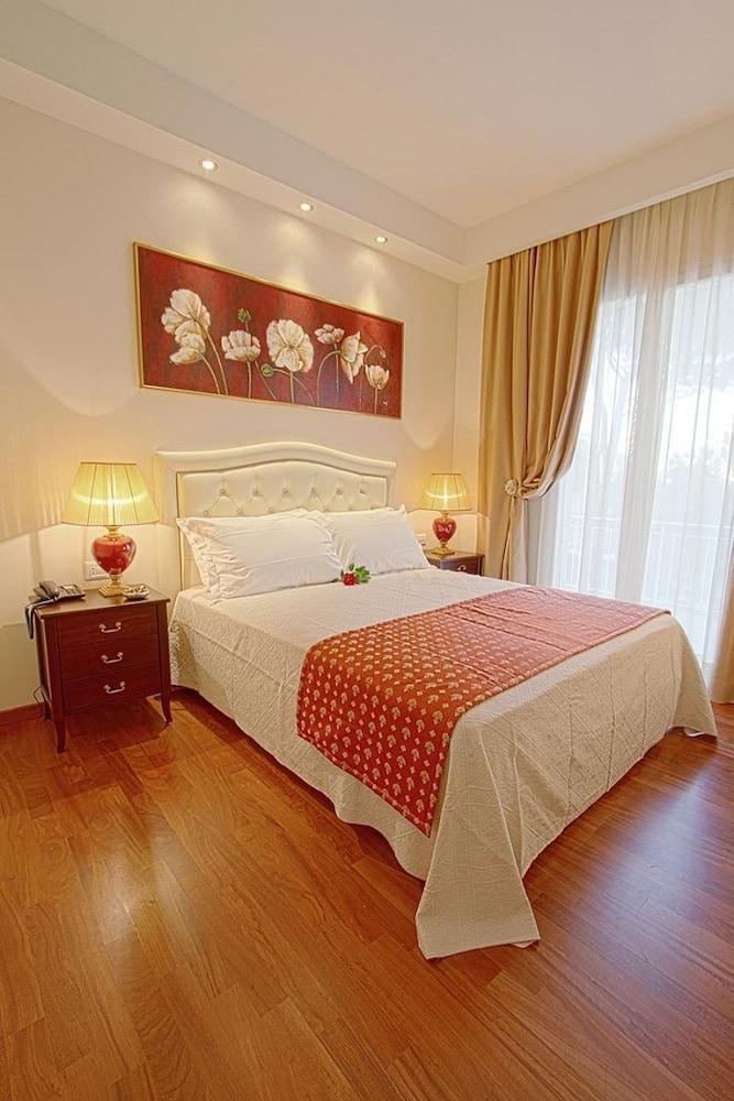 Hotel Hawaii Милано Мартима Екстериор снимка